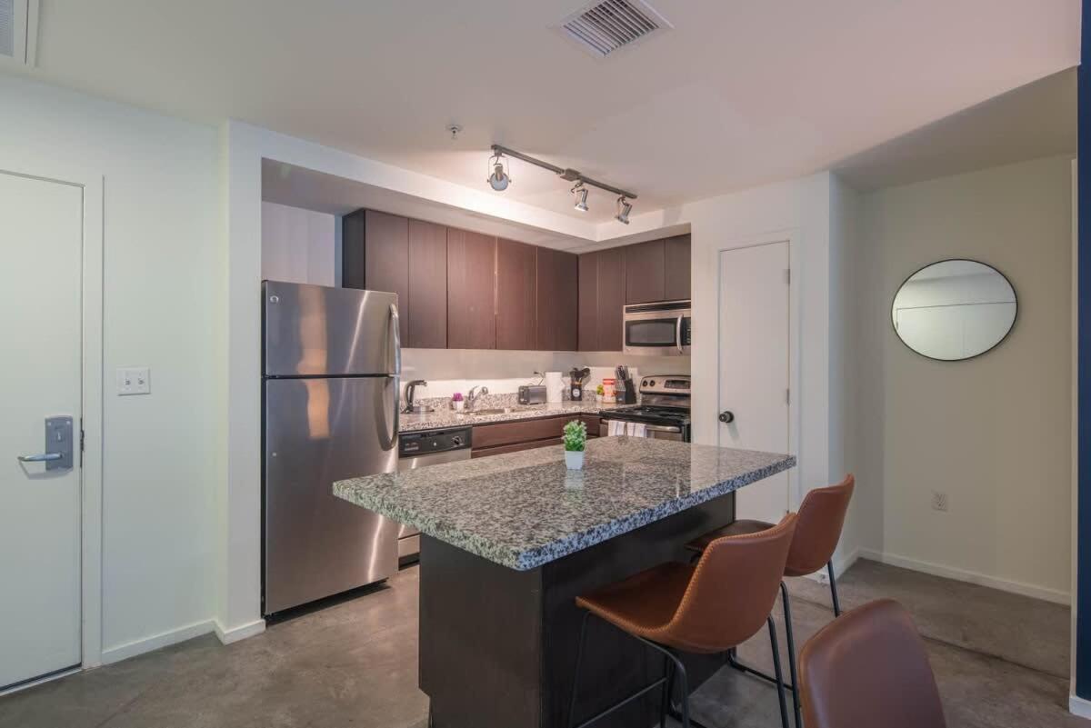 Apartment Relaxing 2bd - Downtown - Gym, Pool, Parking