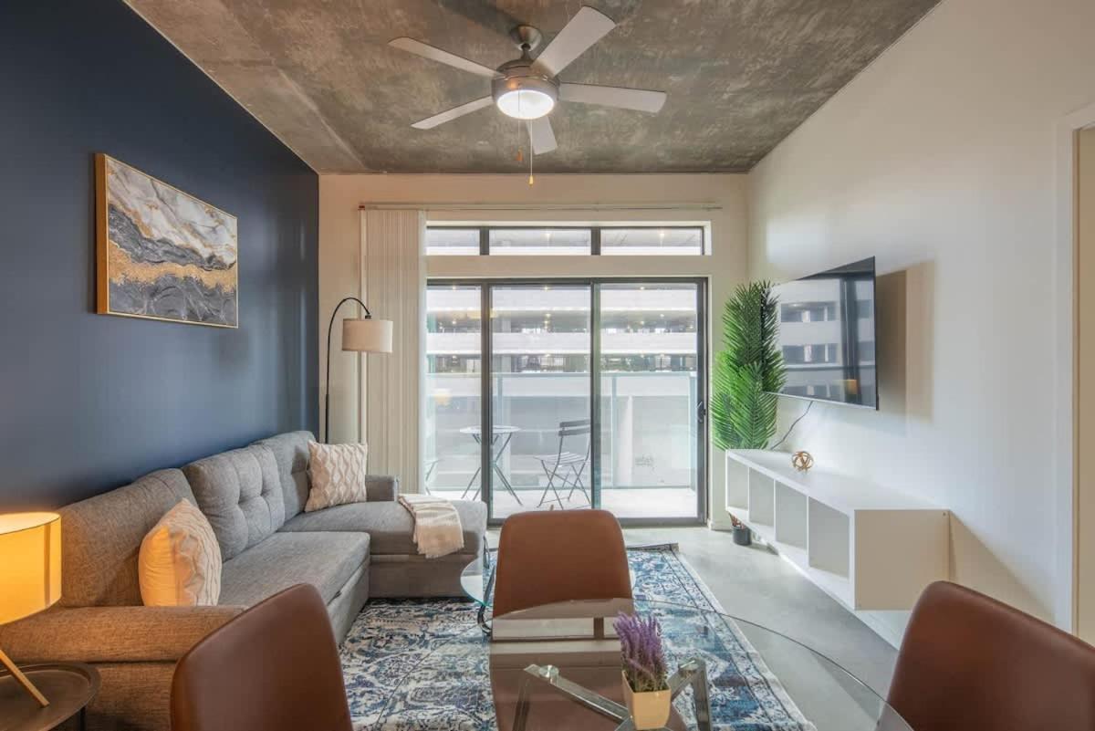 Apartment Relaxing 2bd - Downtown - Gym, Pool, Parking *